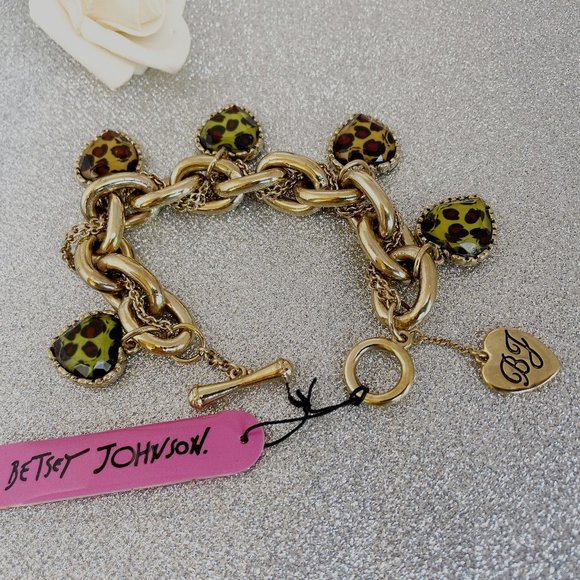 Betsey Johnson Leopard heart charms bracelet - Picture 3 of 4
